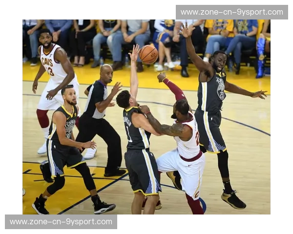 圣诞节的篮球盛宴：骑士与勇士的恩怨情仇，再续传奇